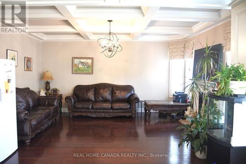 190 Forbes Terrace, Milton, ON - Indoor Photo Showing Living Room