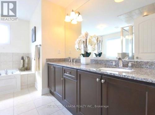 190 Forbes Terrace, Milton, ON - Indoor Photo Showing Bathroom