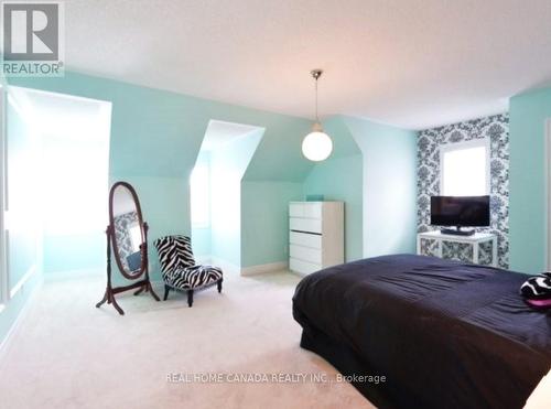 190 Forbes Terrace, Milton, ON - Indoor Photo Showing Bedroom