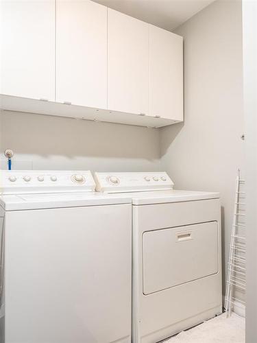 7 407 Oakdale Drive, Winnipeg, MB - Indoor Photo Showing Laundry Room