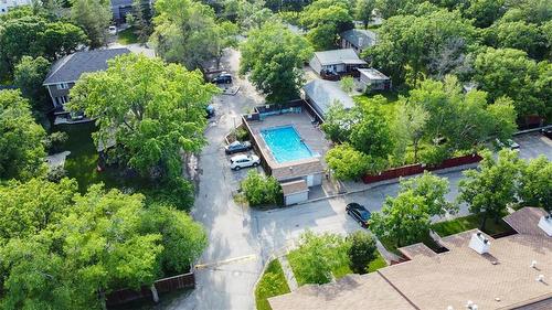 7 407 Oakdale Drive, Winnipeg, MB - Outdoor With In Ground Pool