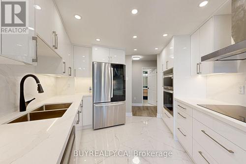 218 - 7905 Bayview Avenue, Markham, ON - Indoor Photo Showing Kitchen With Stainless Steel Kitchen With Double Sink With Upgraded Kitchen