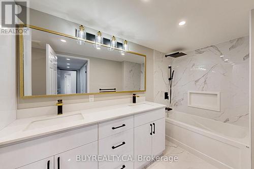 218 - 7905 Bayview Avenue, Markham, ON - Indoor Photo Showing Bathroom