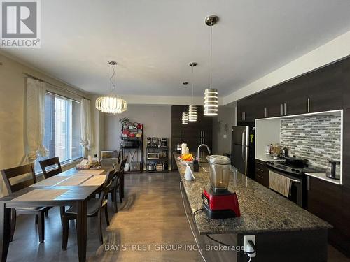 305 Squire Crescent, Oakville, ON - Indoor Photo Showing Dining Room