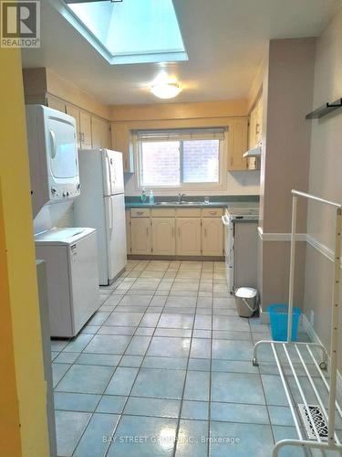 1511 Kenilworth Crescent, Oakville, ON - Indoor Photo Showing Laundry Room