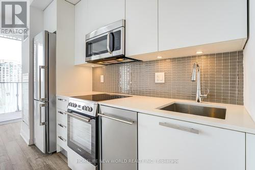 2508 - 42 Charles Street E, Toronto, ON - Indoor Photo Showing Kitchen