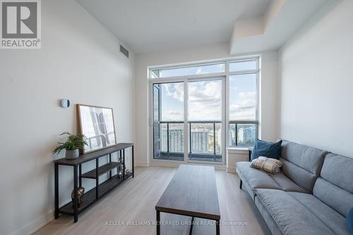 50 Upper Mall Way, Vaughan, ON - Indoor Photo Showing Living Room