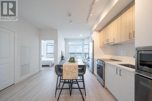 50 Upper Mall Way, Vaughan, ON - Indoor Photo Showing Kitchen