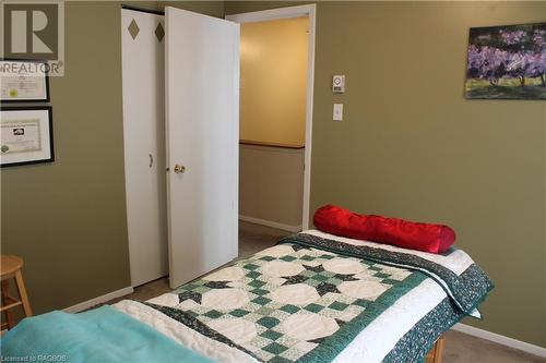 Bedroom 1/3 - 48 Lamson Crescent Unit# 48, Owen Sound, ON - Indoor Photo Showing Bedroom