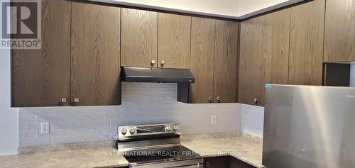 116 Brighton Lane, Thorold, ON - Indoor Photo Showing Kitchen