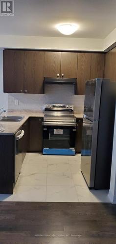 116 Brighton Lane, Thorold, ON - Indoor Photo Showing Kitchen