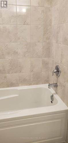 116 Brighton Lane, Thorold, ON - Indoor Photo Showing Bathroom