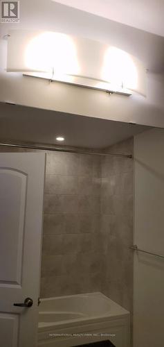 116 Brighton Lane, Thorold, ON - Indoor Photo Showing Bathroom