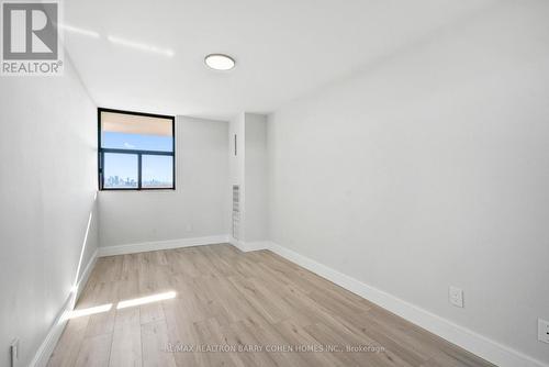 2405 - 10 Tangreen Court, Toronto, ON - Indoor Photo Showing Bathroom