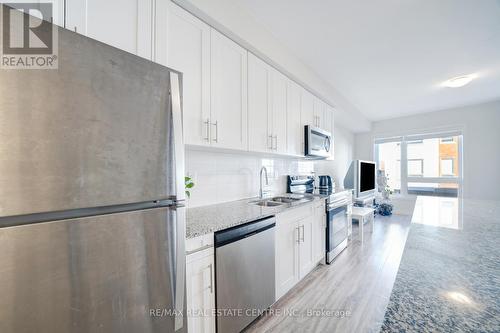 1691 Pleasure Valley Path, Oshawa, ON - Indoor Photo Showing Kitchen With Stainless Steel Kitchen