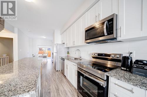 1691 Pleasure Valley Path, Oshawa, ON - Indoor Photo Showing Kitchen With Stainless Steel Kitchen With Double Sink With Upgraded Kitchen