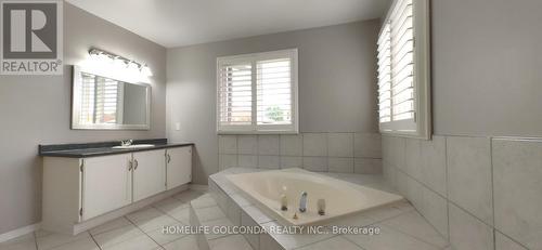 27 Carroll Street, Whitby, ON - Indoor Photo Showing Bathroom