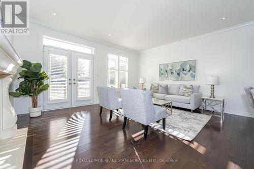 3168 Watercliffe Court, Oakville, ON - Indoor Photo Showing Living Room