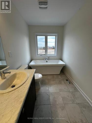 69 Moss Drive, Cambridge, ON - Indoor Photo Showing Bathroom