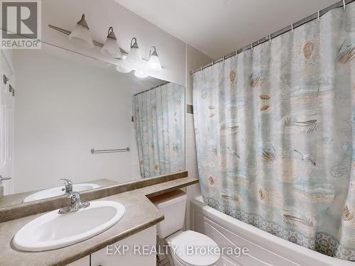 2509 - 3504 Hurontario Street, Mississauga, ON - Indoor Photo Showing Bathroom