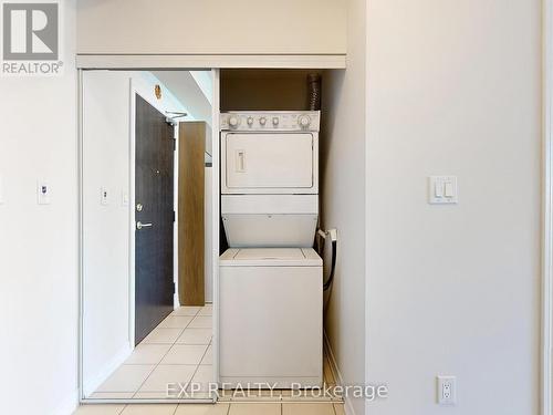 2509 - 3504 Hurontario Street, Mississauga, ON - Indoor Photo Showing Laundry Room