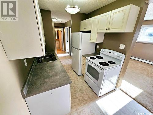 106 720 8Th Street E, Saskatoon, SK - Indoor Photo Showing Kitchen