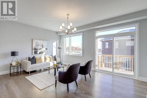 963 Grosbeak Trail, Pickering, ON - Indoor Photo Showing Living Room