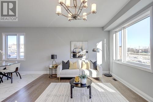 963 Grosbeak Trail, Pickering, ON - Indoor Photo Showing Living Room