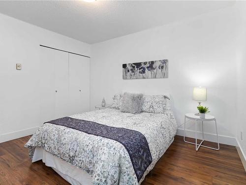 203-909 Pembroke St, Victoria, BC - Indoor Photo Showing Bedroom