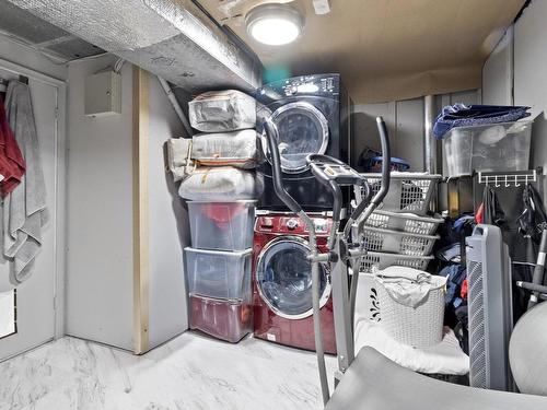 Atelier - 3025 Rue Matis, Montréal (Saint-Laurent), QC - Indoor Photo Showing Laundry Room