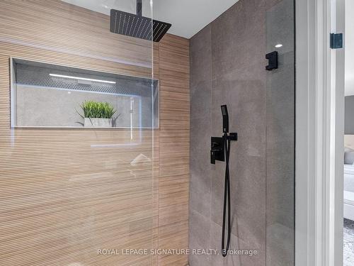 6962 Harris Rd, Mississauga, ON - Indoor Photo Showing Bathroom