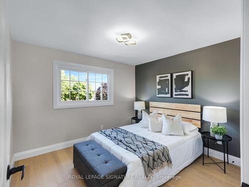 6962 Harris Rd, Mississauga, ON - Indoor Photo Showing Bedroom