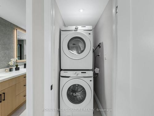 6962 Harris Rd, Mississauga, ON - Indoor Photo Showing Laundry Room