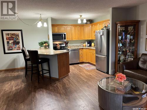 402 2930 Arens Road E, Regina, SK - Indoor Photo Showing Kitchen With Stainless Steel Kitchen