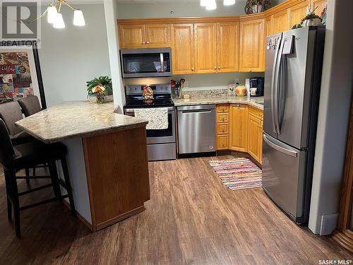 402 2930 Arens Road E, Regina, SK - Indoor Photo Showing Kitchen With Stainless Steel Kitchen