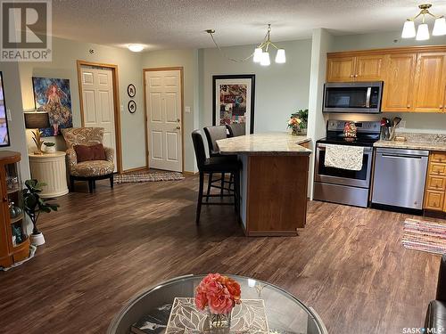 402 2930 Arens Road E, Regina, SK - Indoor Photo Showing Kitchen