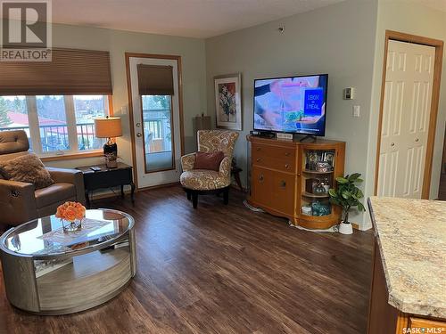 402 2930 Arens Road E, Regina, SK - Indoor Photo Showing Living Room