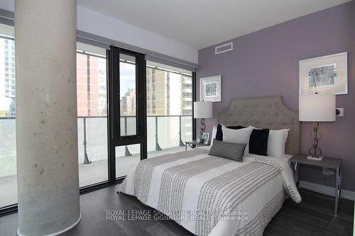 303-185 Roehampton Ave, Toronto, ON - Indoor Photo Showing Bedroom