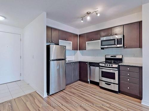 2412-275 Yorkland Rd, Toronto, ON - Indoor Photo Showing Kitchen