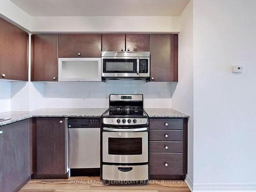 2412-275 Yorkland Rd, Toronto, ON - Indoor Photo Showing Kitchen