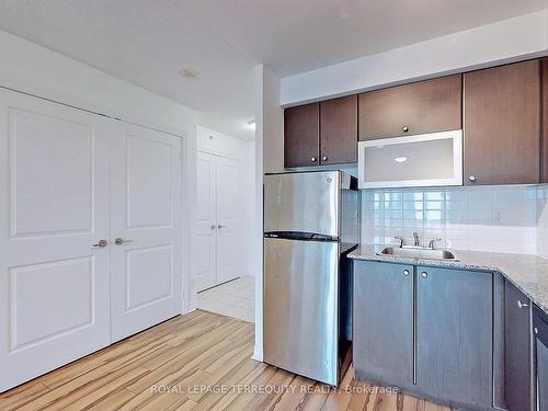 2412-275 Yorkland Rd, Toronto, ON - Indoor Photo Showing Kitchen