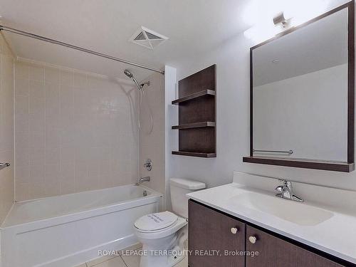 2412-275 Yorkland Rd, Toronto, ON - Indoor Photo Showing Bathroom