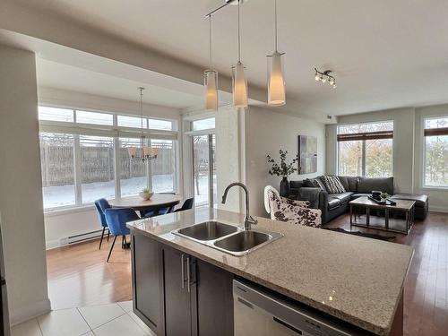 Cuisine - 3450 Rue Des Francs-Bourgeois, Boisbriand, QC - Indoor Photo Showing Kitchen With Double Sink