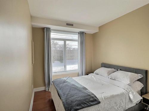 Chambre Ã Â coucher - 3450 Rue Des Francs-Bourgeois, Boisbriand, QC - Indoor Photo Showing Bedroom