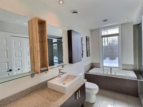 Salle de bains - 3450 Rue Des Francs-Bourgeois, Boisbriand, QC - Indoor Photo Showing Bathroom