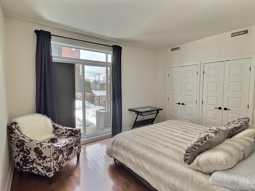 Chambre Ã  coucher principale - 3450 Rue Des Francs-Bourgeois, Boisbriand, QC - Indoor Photo Showing Bedroom