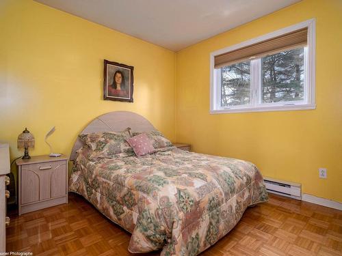 Chambre Ã Â coucher - 2100 Carré Du Bélier, Terrebonne (La Plaine), QC - Indoor Photo Showing Bedroom