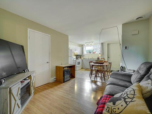 Salon - 465  - 471 Av. Du Parc, Saint-Jérôme, QC - Indoor Photo Showing Living Room