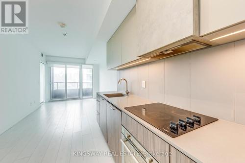 1720 - 19 Western Battery Road, Toronto, ON - Indoor Photo Showing Kitchen With Upgraded Kitchen