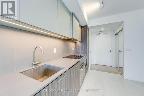 1720 - 19 Western Battery Road, Toronto, ON - Indoor Photo Showing Kitchen